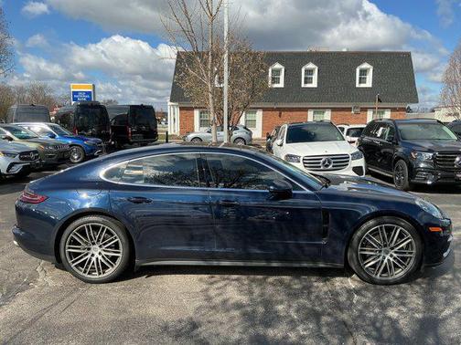 Night Blue Metallic 2018 Porsche Panamera 4S