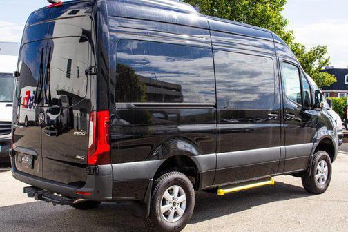 Obsidian Black Metallic 2026 Mercedes-Benz Sprinter 2500 Standard Roof