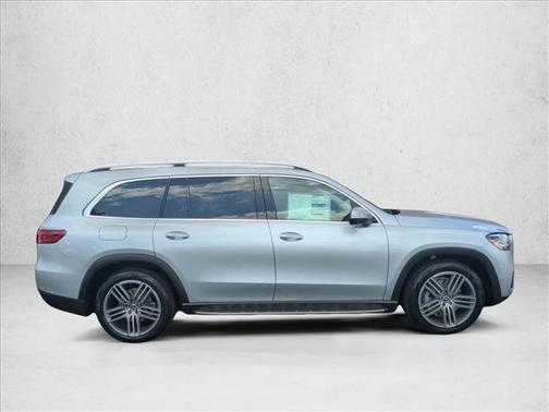 2025 Mercedes-Benz GLS 450 4MATIC