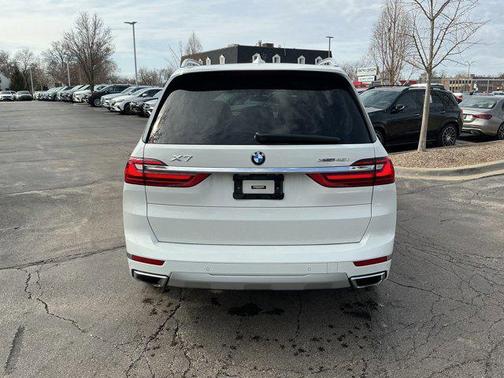 Alpine White 2022 BMW X7 xDrive40i