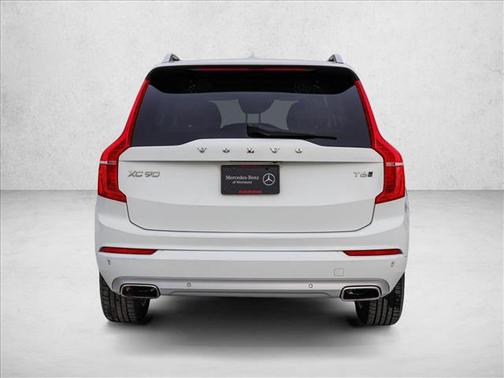 2017 Volvo XC90 T6 Momentum