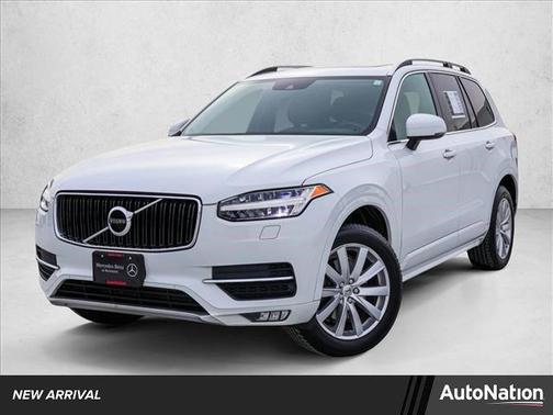 2017 Volvo XC90 T6 Momentum