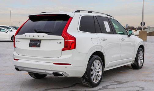 2017 Volvo XC90 T6 Momentum
