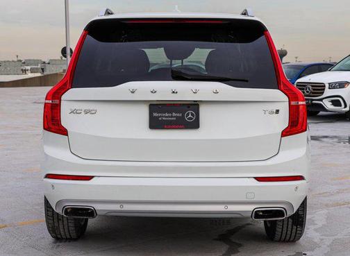 2017 Volvo XC90 T6 Momentum