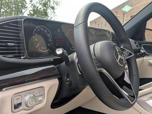 2025 Mercedes-Benz GLE 450e 4MATIC
