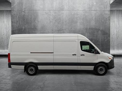 2025 Mercedes-Benz Sprinter 2500 High Roof