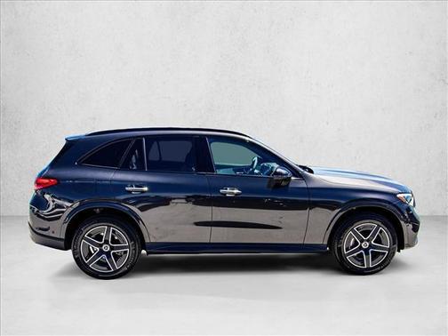 Graphite Grey Metallic 2026 Mercedes-Benz GLC 300 4MATIC