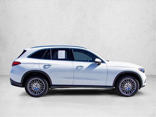 2026 Mercedes-Benz GLC 300 4MATIC