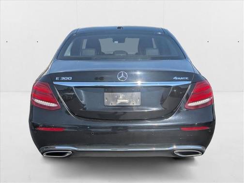 2017 Mercedes-Benz E-Class 4MATIC