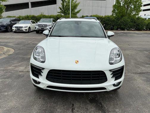 White [White] 2018 Porsche Macan Macan
