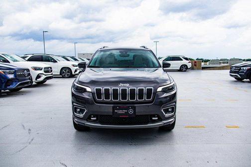 Granite Crystal Metallic Clearcoat 2019 Jeep Cherokee Overland