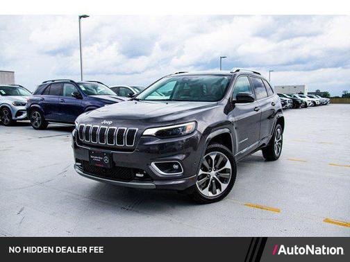 Granite Crystal Metallic Clearcoat 2019 Jeep Cherokee Overland