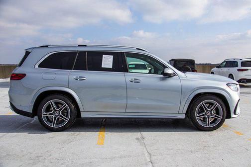 2025 Mercedes-Benz GLS 450 4MATIC