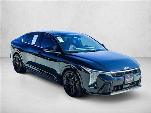 Aurora Black Pearl 2025 Kia K4 GT-Line Turbo