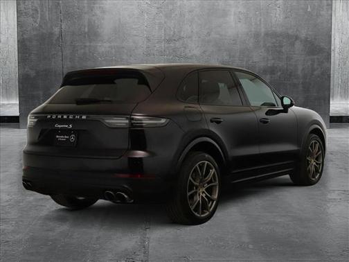 2022 Porsche Cayenne S