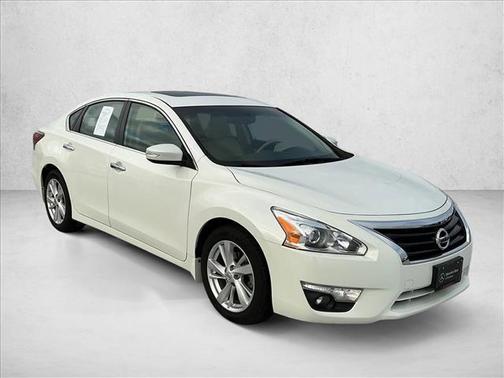 Pearl White 2015 Nissan Altima 2.5 SL