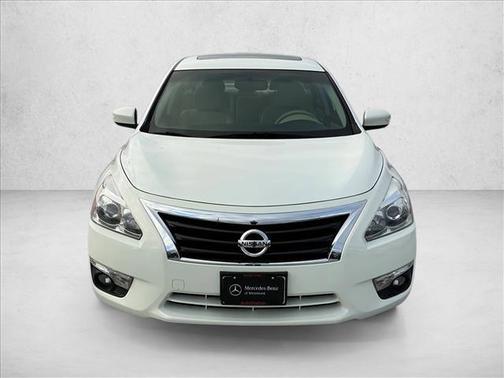 Pearl White 2015 Nissan Altima 2.5 SL