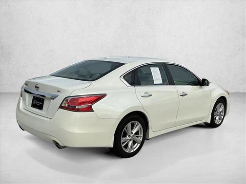 Pearl White 2015 Nissan Altima 2.5 SL
