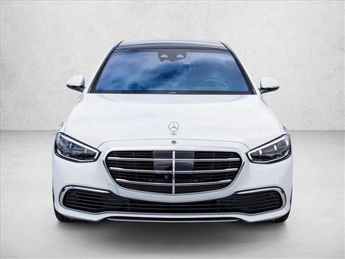 MANUFAKTUR Moonlight White Metallic 2026 Mercedes-Benz S-Class 4MATIC
