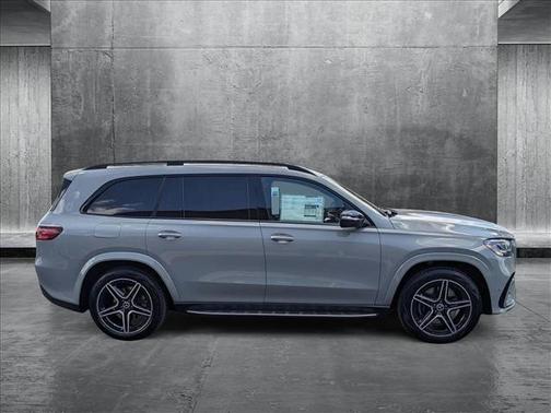 2025 Mercedes-Benz GLS 450 4MATIC