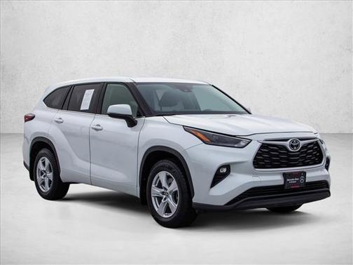 2024 Toyota Highlander LE