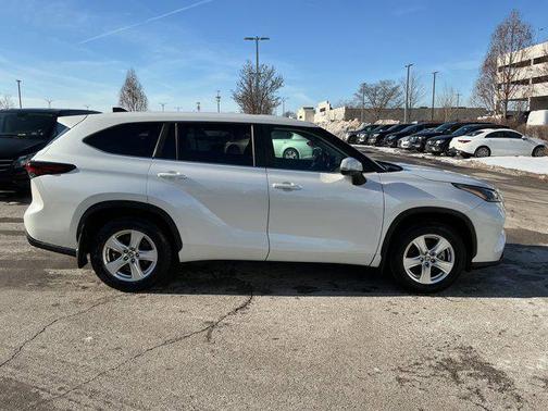 2024 Toyota Highlander LE