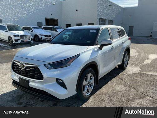 2024 Toyota Highlander LE