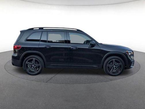 2025 Mercedes-Benz GLB 250 4MATIC