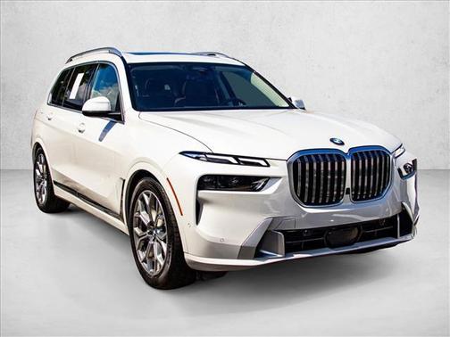Mineral White Metallic 2024 BMW X7 xDrive40i