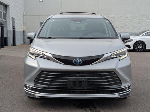 2023 Toyota Sienna Platinum 7 Passenger