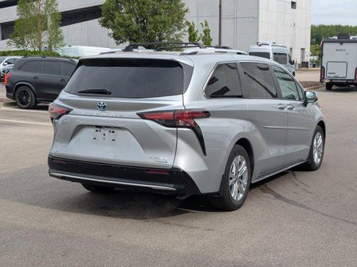 2023 Toyota Sienna Platinum 7 Passenger