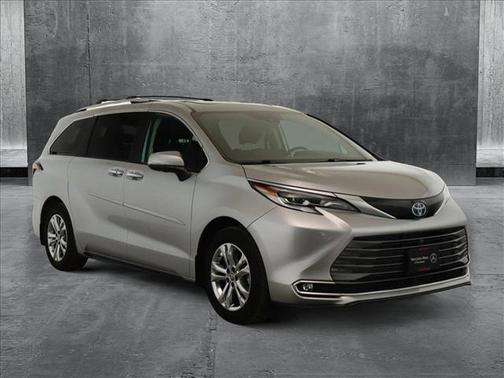 2023 Toyota Sienna Platinum 7 Passenger