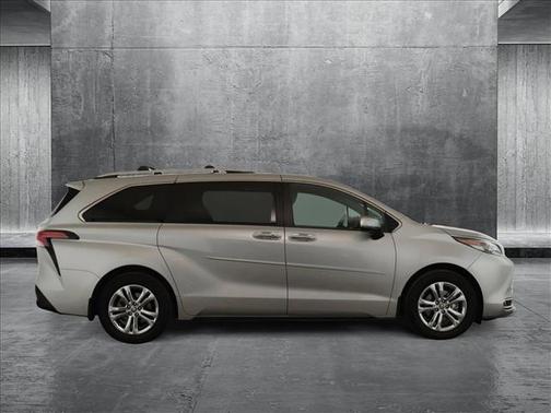 2023 Toyota Sienna Platinum 7 Passenger