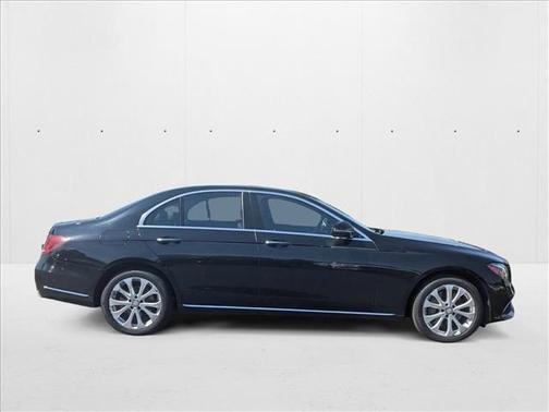 2017 Mercedes-Benz E-Class 4MATIC