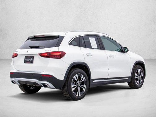 Polar White 2026 Mercedes-Benz GLA 250 4MATIC