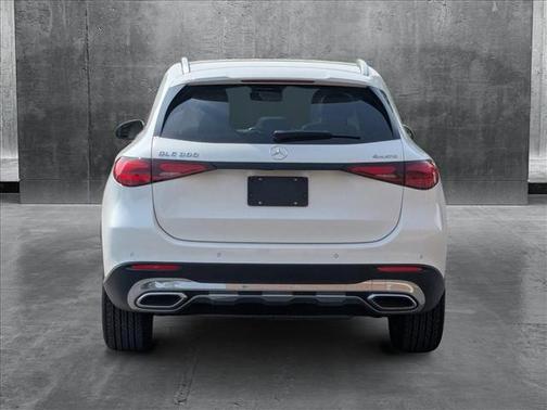 2025 Mercedes-Benz GLC 300 4MATIC