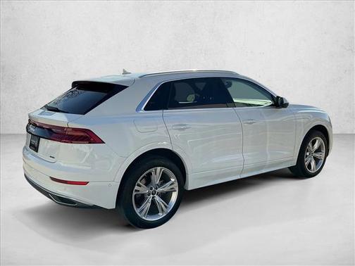 2022 Audi Q8 55 Premium Plus