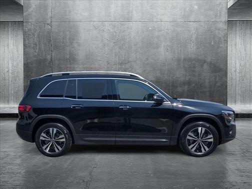 2025 Mercedes-Benz GLB 250 4MATIC