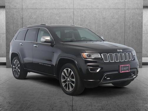 Photo 3 of 26 of 2017 Jeep Grand Cherokee Overland