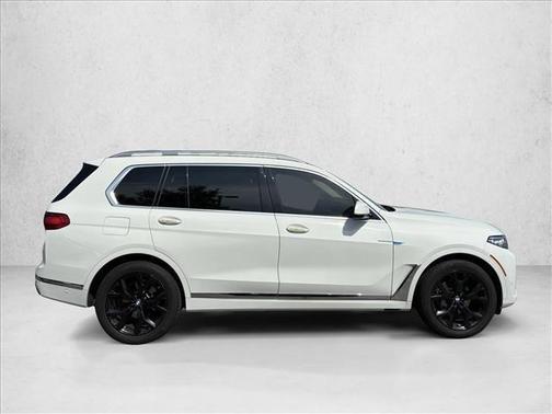 Alpine White 2021 BMW X7 xDrive40i