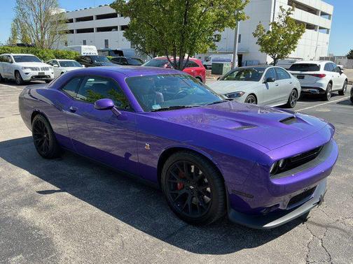 Plum Crazy Pearlcoat 2019 Dodge Challenger R/T Scat Pack