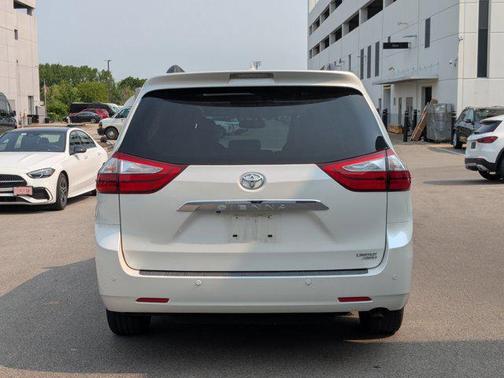 2016 Toyota Sienna Limited