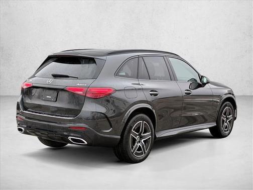 2026 Mercedes-Benz GLC 300 4MATIC