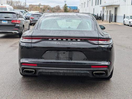 2022 Porsche Panamera Platinum Edition