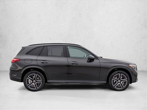 2026 Mercedes-Benz GLC 300 4MATIC
