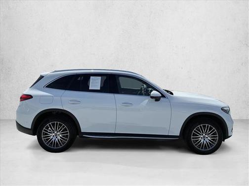 MANUFAKTUR Moonlight White Metallic 2026 Mercedes-Benz GLC 300 4MATIC