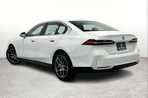 2026 BMW 530 i