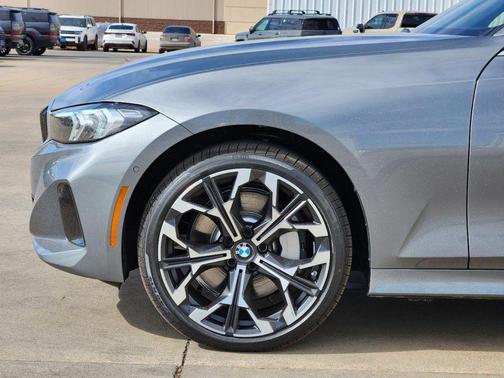 2025 BMW 330 i