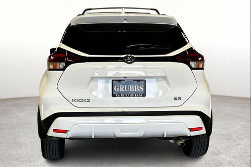 2021 Nissan Kicks SR