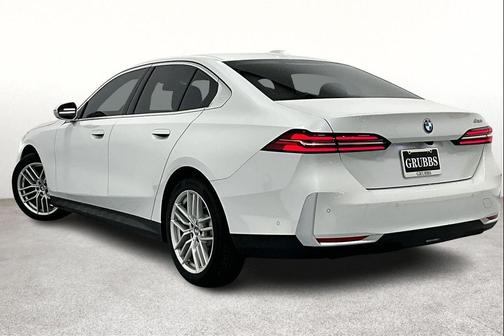2025 BMW 530 i